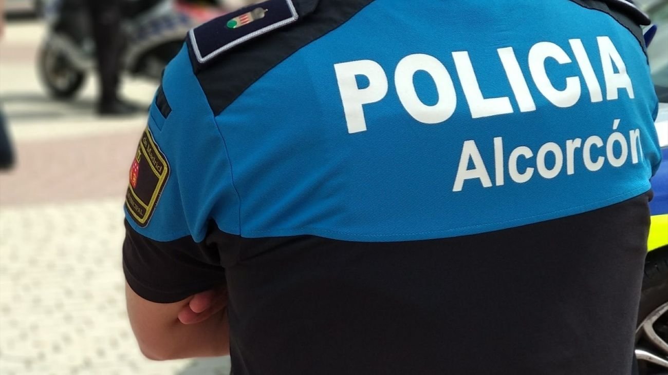 Hombre detenido por agredir a su esposa y autolesionarse en Alcorcón.