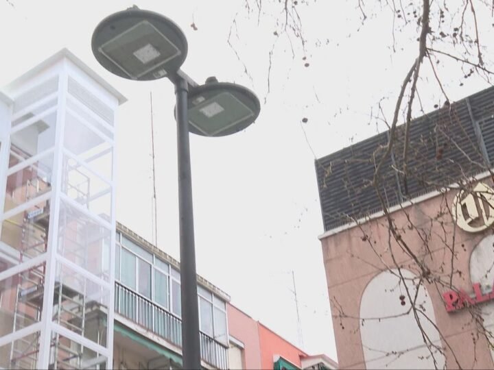 Falta de alumbrado público preocupa a vecinos y comerciantes en Alcorcón.