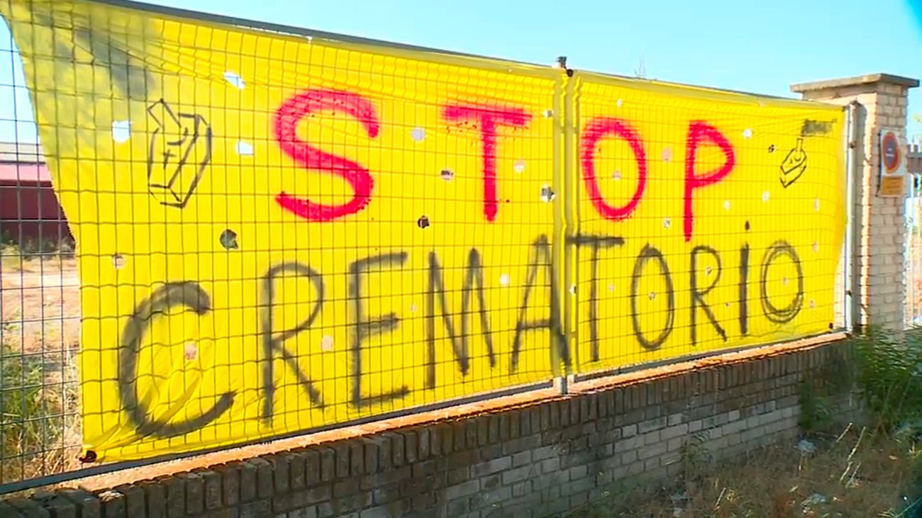 Protestas en Alcorcón contra la construcción de un crematorio junto a una residencia de mayores