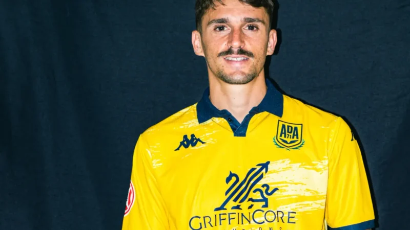 El Alcorcón presenta su primera equipación para la temporada 2026-2027 bajo el lema «Estamos hechos de valentía y barro»