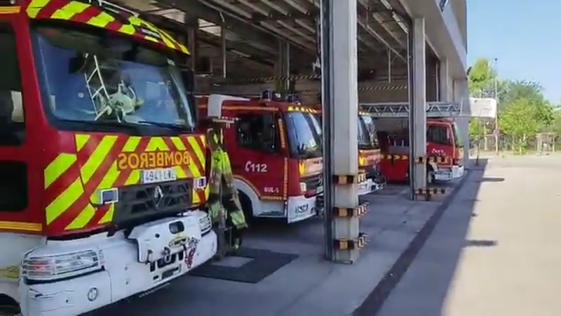 Alcorcón despliega bomberos en la Sierra Oeste y habilita pabellón para la UME